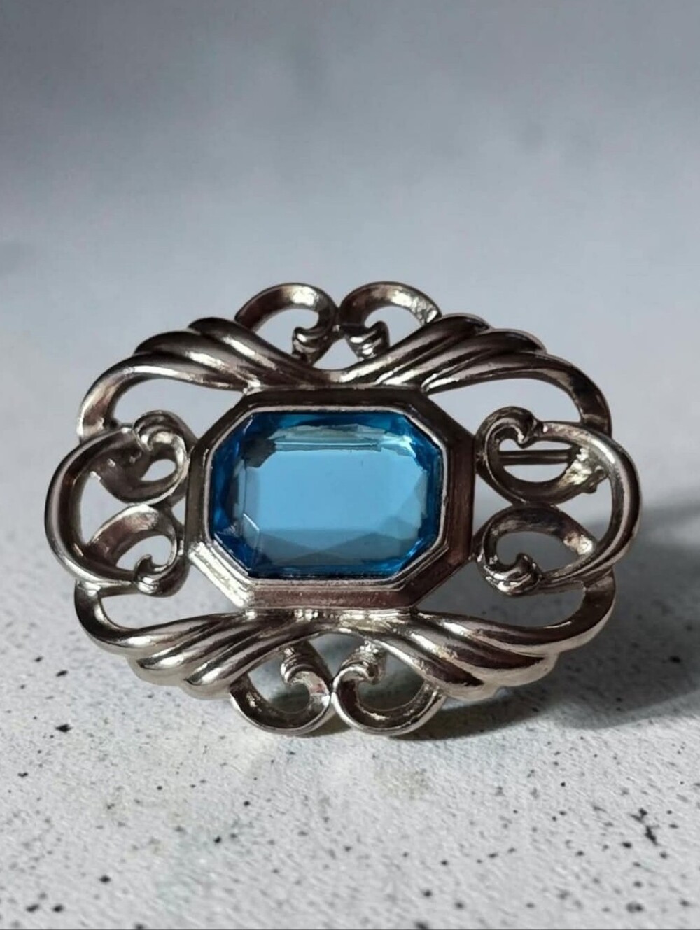 Avon Vintage 1989 "Filigree Accent" Brooch